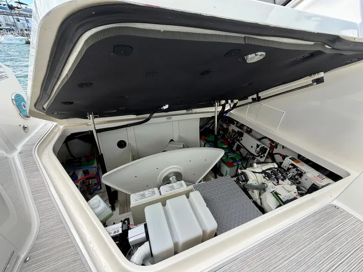  Yacht Photos Pics Engine compartment of 2025 Sea Ray Sundancer 320 Outboard.