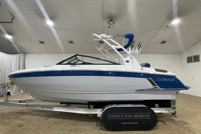 Cobalt R4 Surf