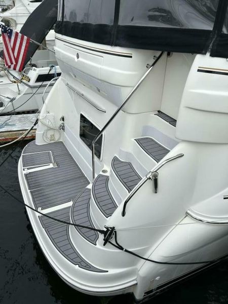 2004 Sea Ray 390 Motor Yacht