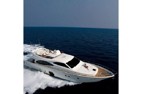 ferretti yacht in vendita