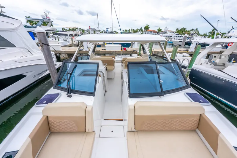 Ohana Yacht Photos Pics 