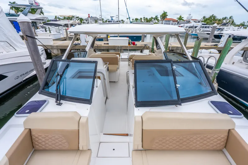 Ohana Yacht Photos Pics 