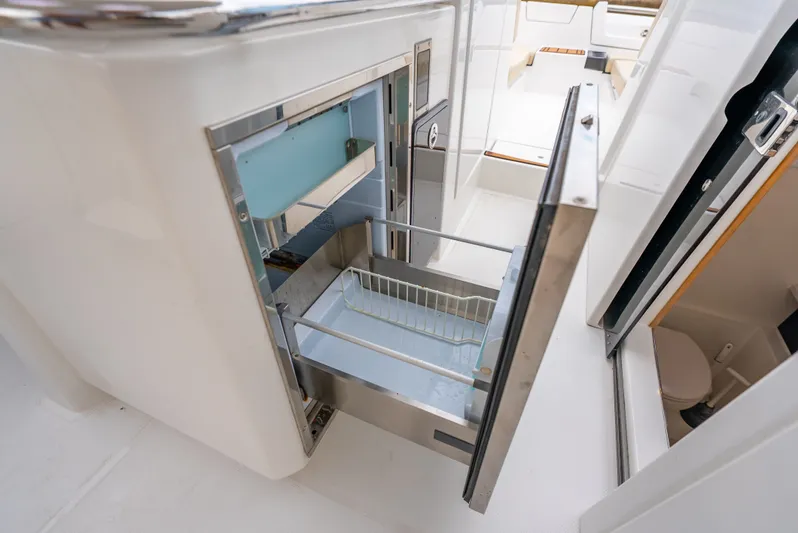 Ohana Yacht Photos Pics 