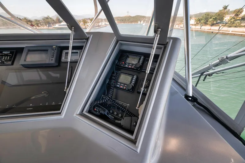 Grand Slam Yacht Photos Pics Control panel of 2004 Guthrie 60 Custom Carolina boat with navigation equipment.