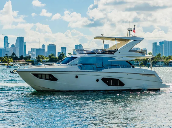 Sipsip Yacht Photos Pics 