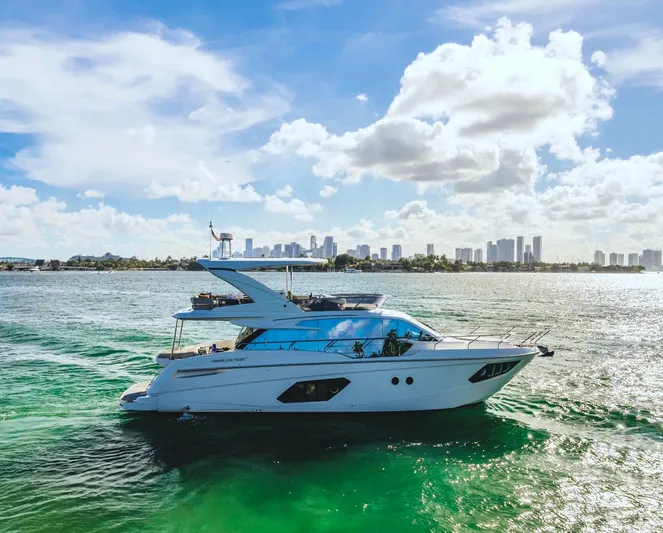 Sipsip Yacht Photos Pics 