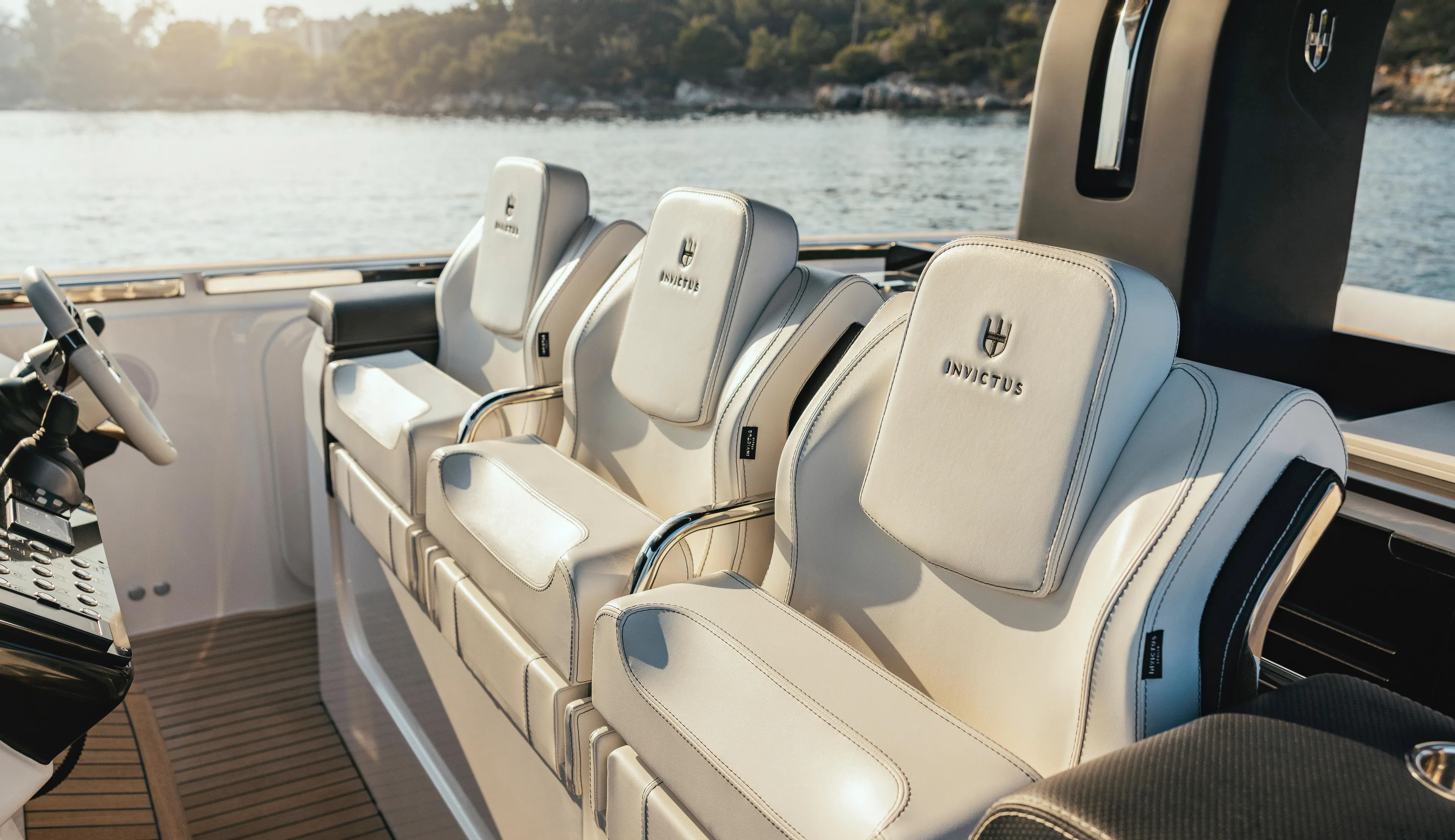  Yacht Photos Pics Luxury seating on 2025 Invictus TT420 yacht, featuring premium design and comfort.