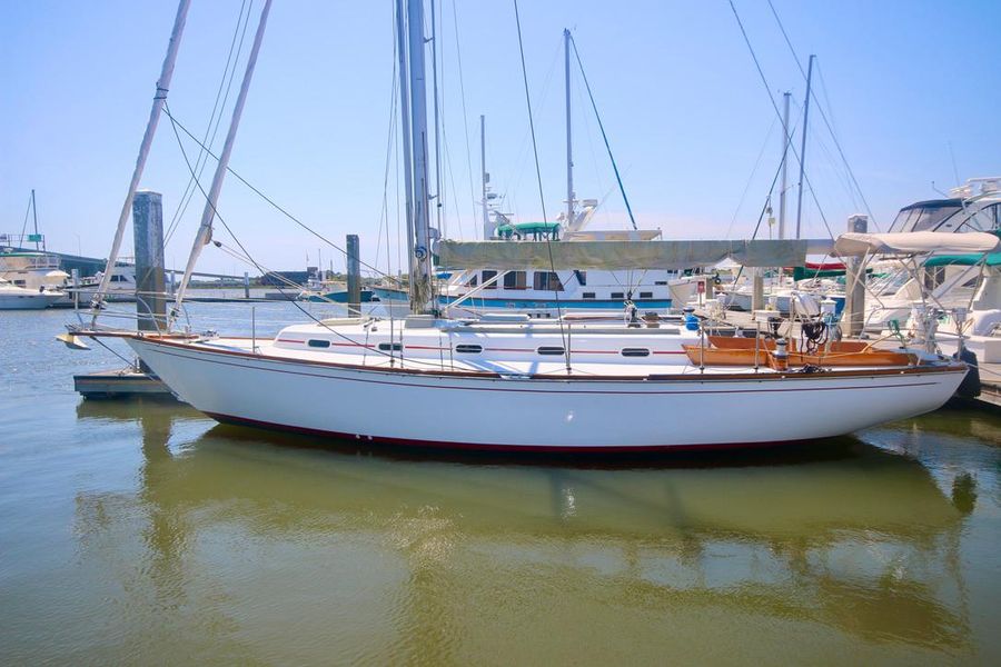 1984 Custom Cape Dory 36