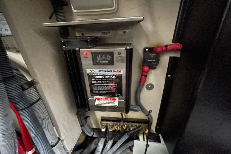 Irish Rover Yacht Photos Pics 2006 Sea Ray 360 Sundancer marine converter and charger, model PD2040, with wiring.