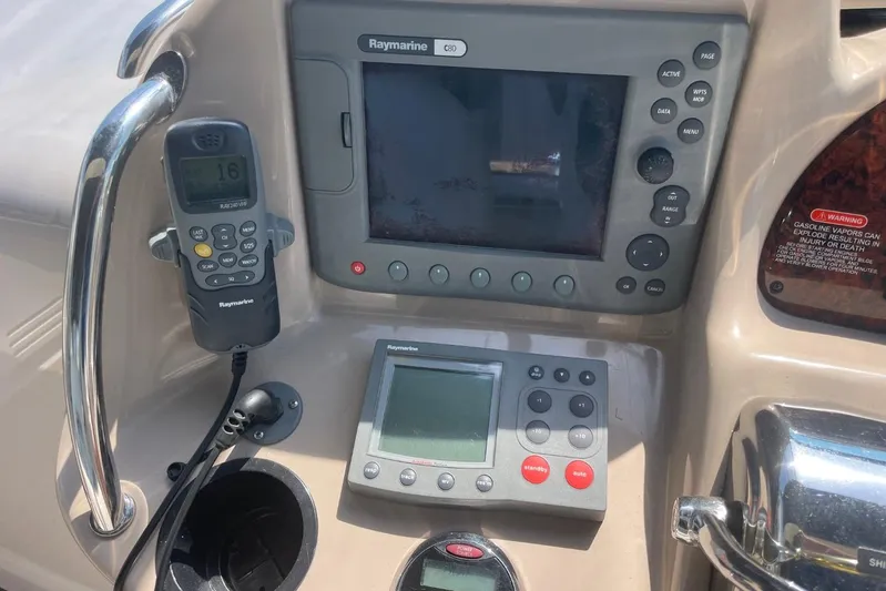Irish Rover Yacht Photos Pics Control panel of a 2006 Sea Ray 360 Sundancer with Raymarine electronics.