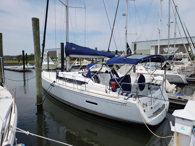 2013 Jeanneau 379 Sun Odyssey