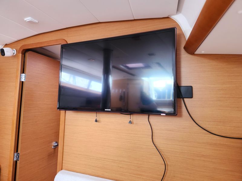 2013 Jeanneau 379 Sun Odyssey