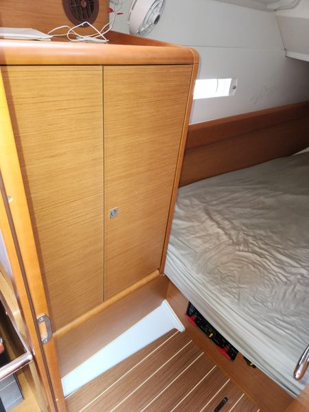 2013 Jeanneau 379 Sun Odyssey