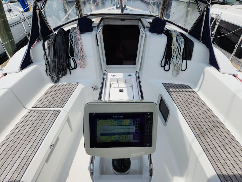 2013 Jeanneau 379 Sun Odyssey