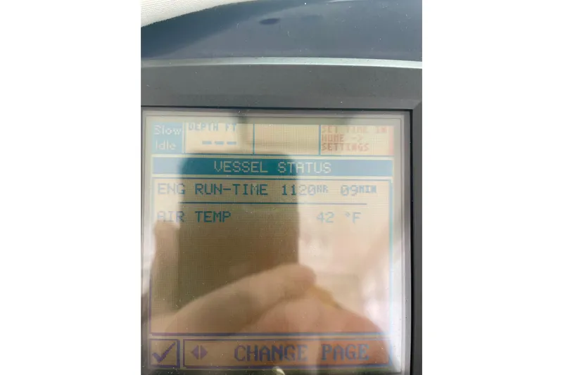 Son Days Yacht Photos Pics Display screen of a 2006 Tiara Yachts 3800 Open showing vessel status and air temperature.