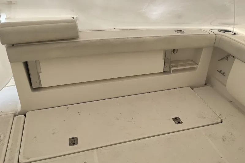 Son Days Yacht Photos Pics 2006 Tiara Yachts 3800 Open interior seating and storage area.