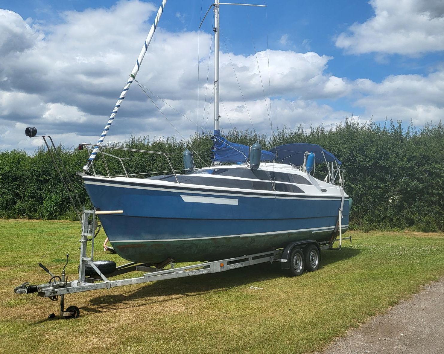 MacGregor 26M Powersailer image