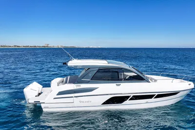 Valiatt 380 Bowrider