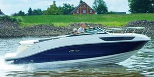 2018 Sea Ray 230 Sun Sport
