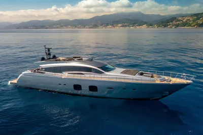 2015 Pershing 108
