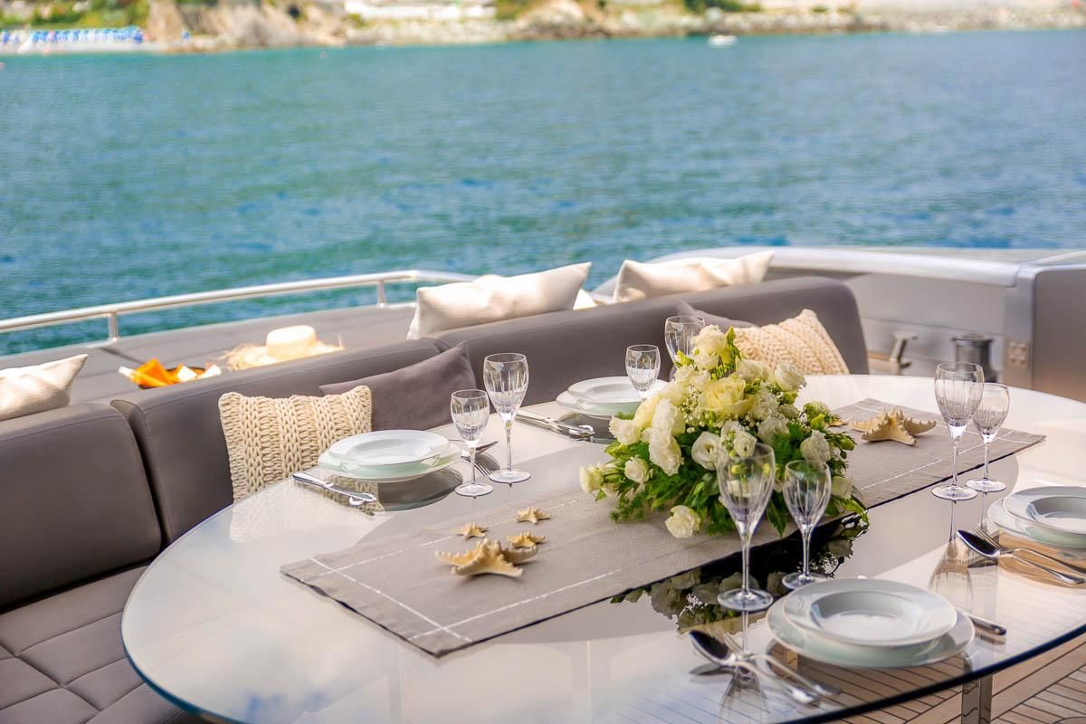 2015 Pershing 108 
