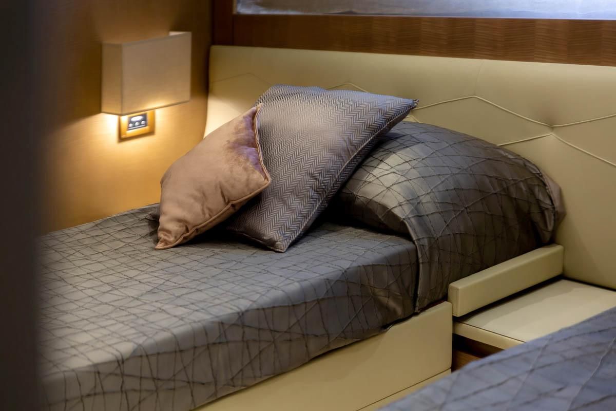 2015 Pershing 108 