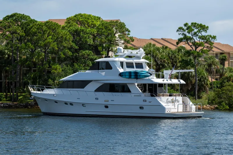 Somewhere In Time Yacht Photos Pics Ocean Alexander 78 Somewhere In Time- Profile