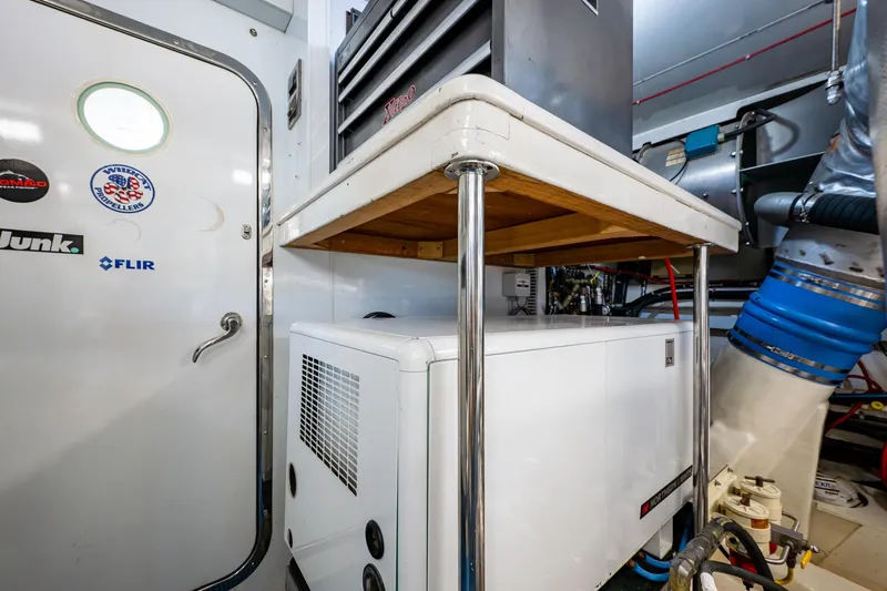 Somewhere In Time Yacht Photos Pics Ocean Alexander 78 Somewhere In Time- Engine Room