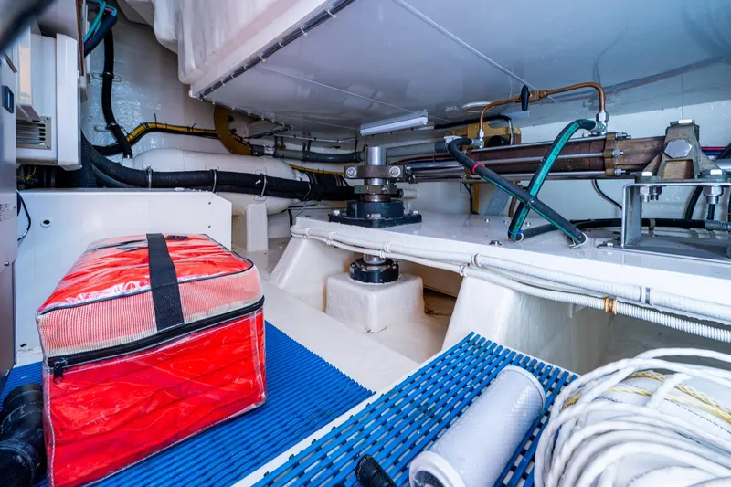 Somewhere In Time Yacht Photos Pics Ocean Alexander 78 Somewhere In Time- Engine Room