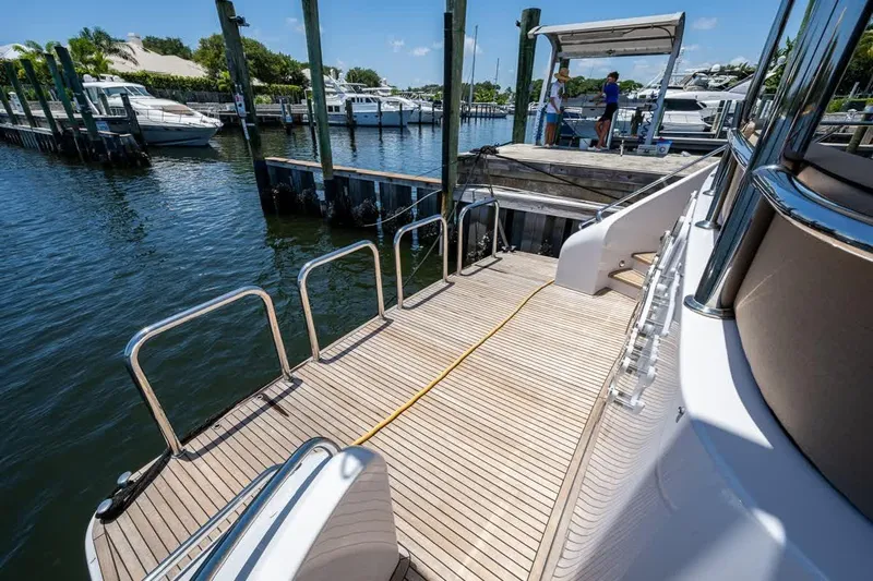 Somewhere In Time Yacht Photos Pics Ocean Alexander 78 Somewhere In Time- Swim Platform