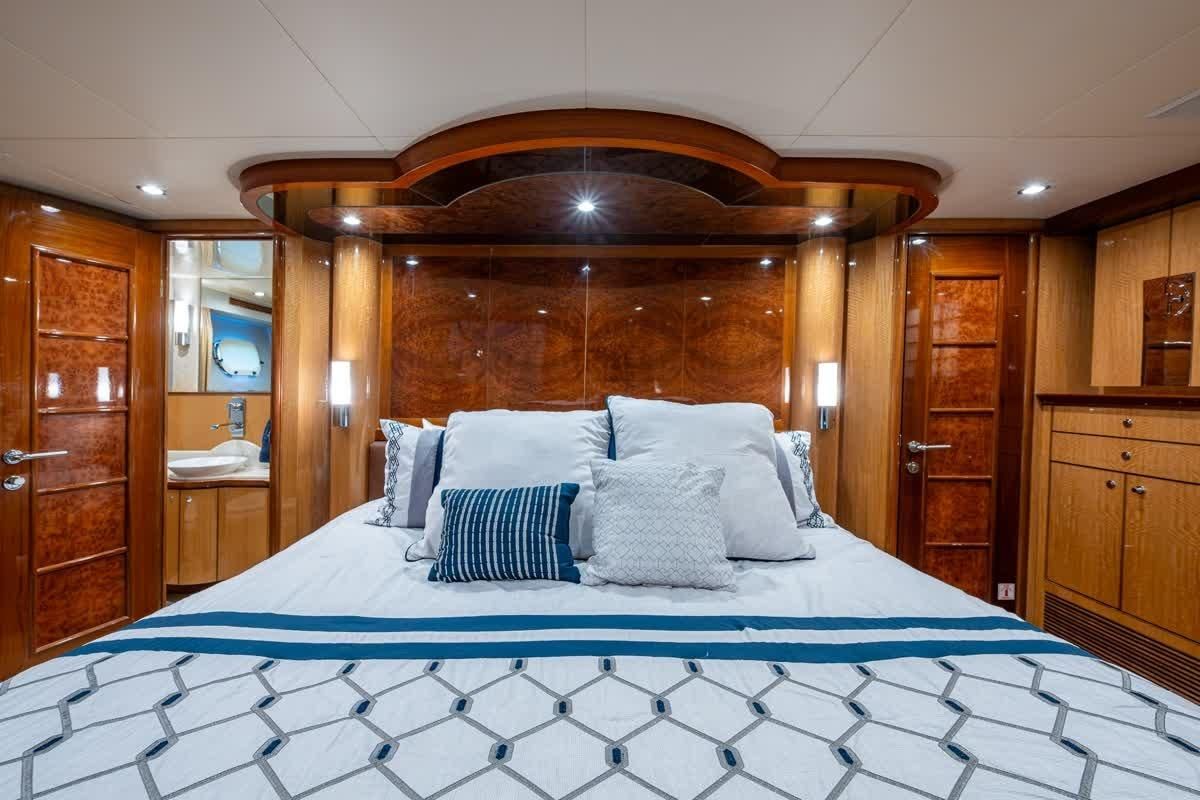 2005 Ocean Alexander 78 