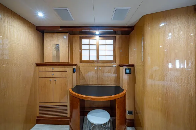 Somewhere In Time Yacht Photos Pics Ocean Alexander 78 Somewhere In Time- Master Stateroom Head