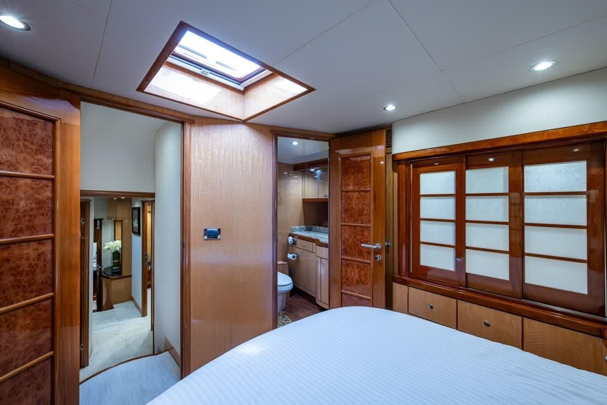 2005 Ocean Alexander 78 