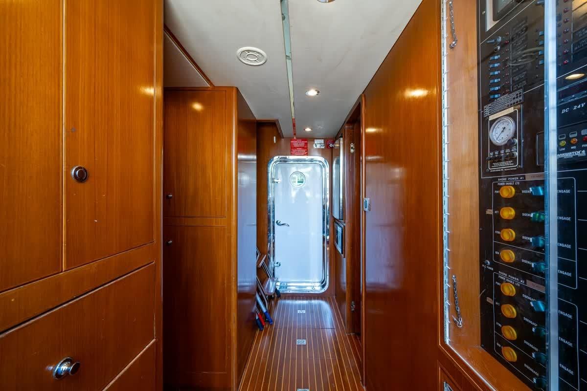 2005 Ocean Alexander 78 