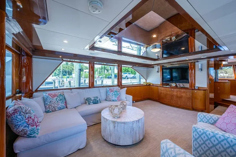 Somewhere In Time Yacht Photos Pics Ocean Alexander 78 Somewhere In Time- Salon