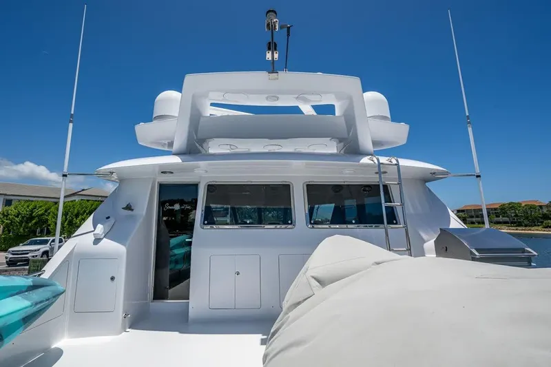 Somewhere In Time Yacht Photos Pics Ocean Alexander 78 Somewhere In Time- Aft Deck