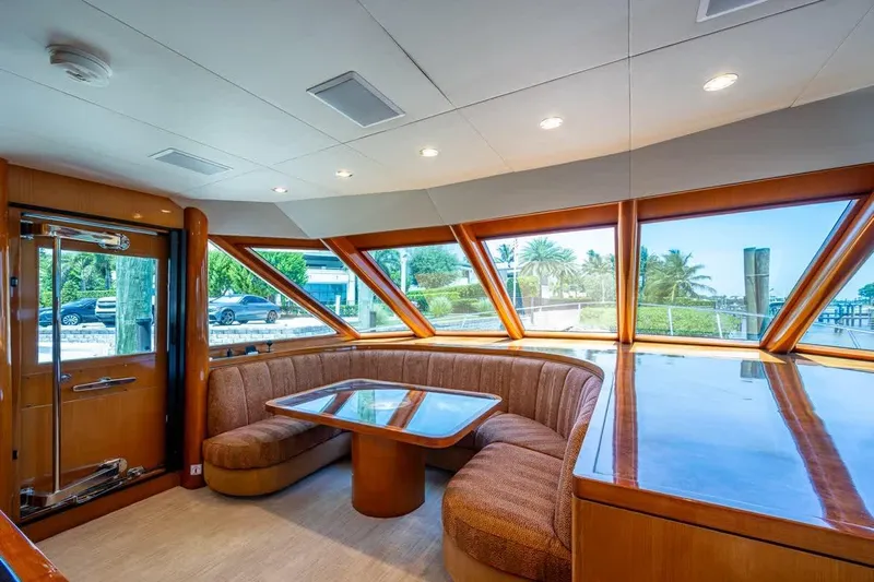 Somewhere In Time Yacht Photos Pics Ocean Alexander 78 Somewhere In Time- Dinette