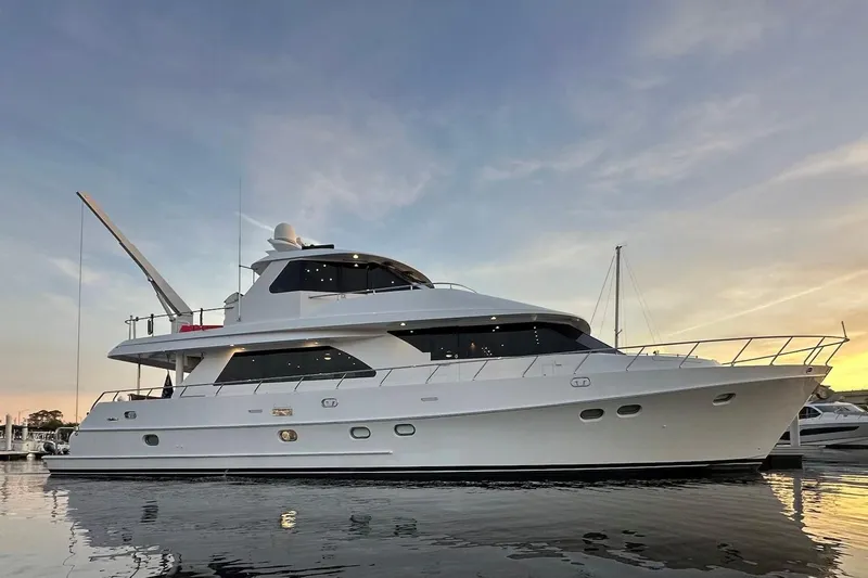 Somewhere In Time Yacht Photos Pics Ocean Alexander 78 Somewhere In Time- Profile