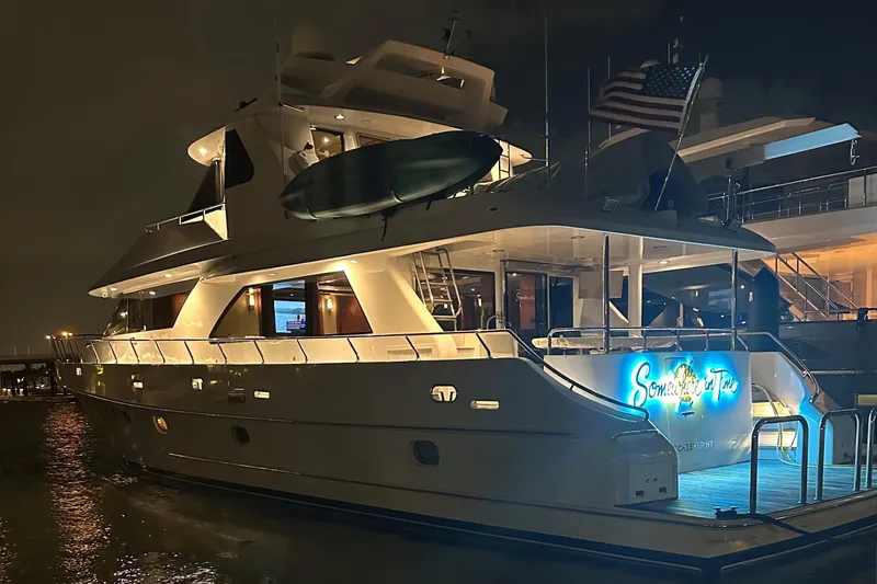 Somewhere In Time Yacht Photos Pics Ocean Alexander 78 Somewhere In Time- Stern