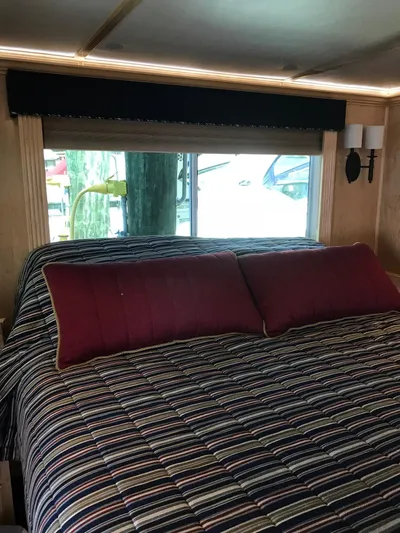 St. Somewhere Yacht Photos Pics 