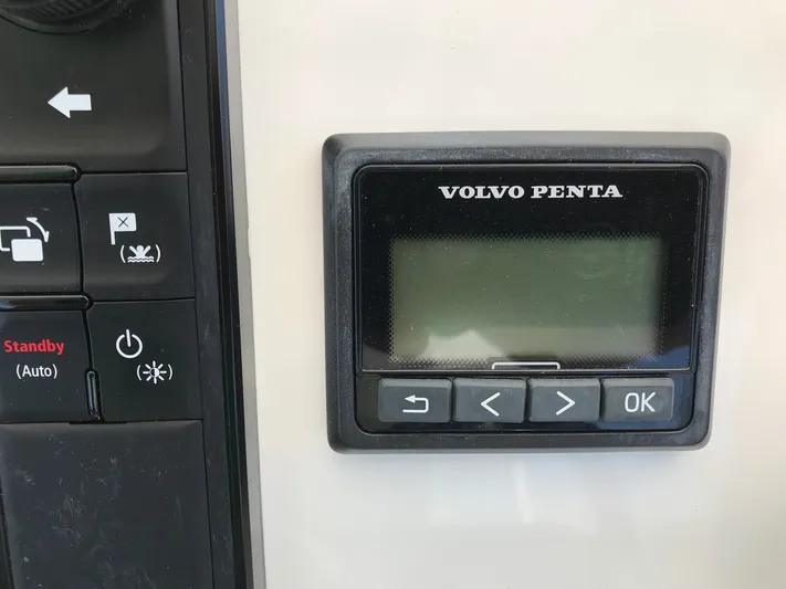 St. Somewhere Yacht Photos Pics Volvo Penta control panel on 2017 Sumerset houseboat dashboard.