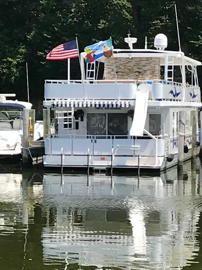 St. Somewhere Yacht Photos Pics 