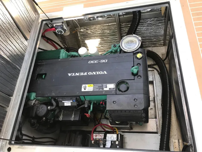 St. Somewhere Yacht Photos Pics 