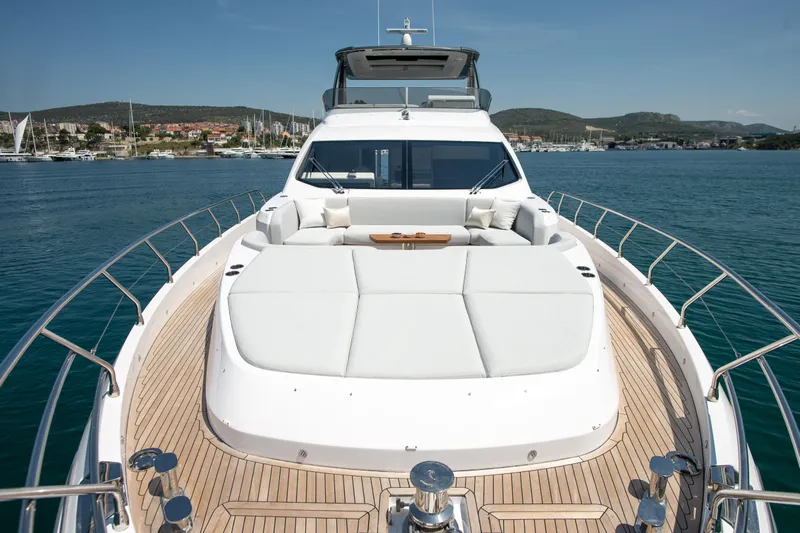 Prewi Yacht Photos Pics Luxurious 2022 Azimut 78 FLY yacht with spacious deck and elegant seating area.
