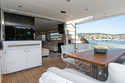 Yacht