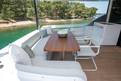 Yacht