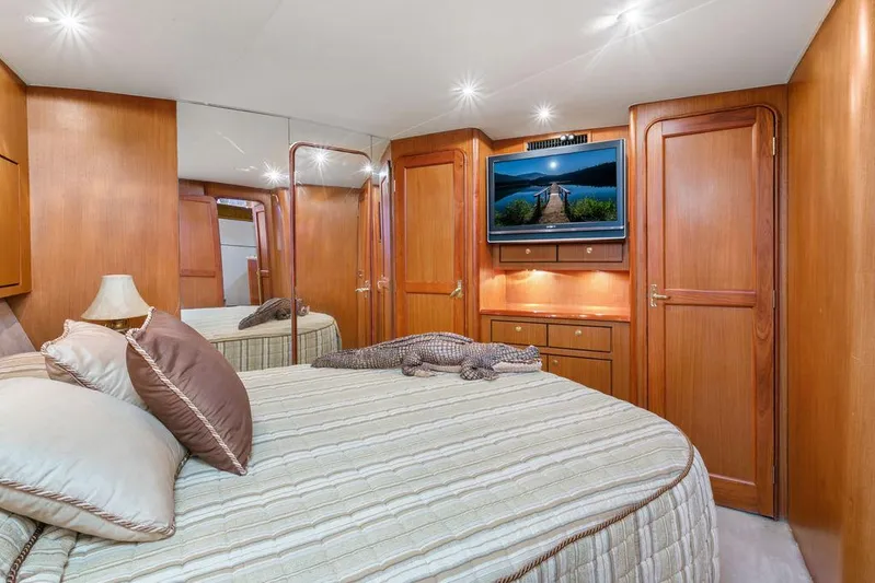 Escape Yacht Photos Pics 