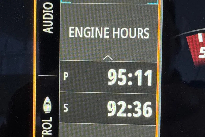  Yacht Photos Pics Display showing engine hours for 2020 Sea Ray SLX 350: Port 95:11, Starboard 92:36.
