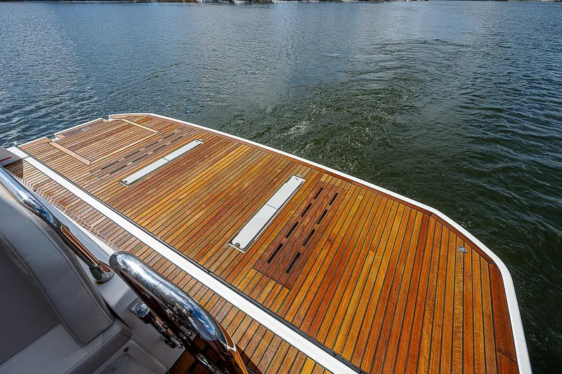 Horizon IV Yacht Photos Pics 