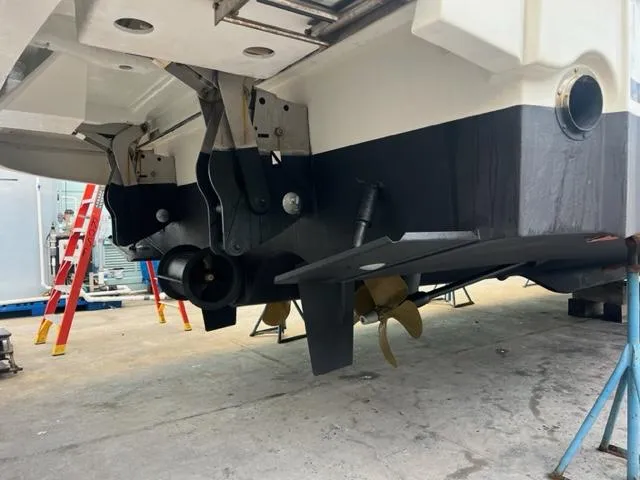 Horizon IV Yacht Photos Pics 